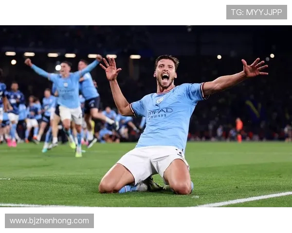 足球明星领袖风采揭秘：从球场到生活的全方位影响力分析